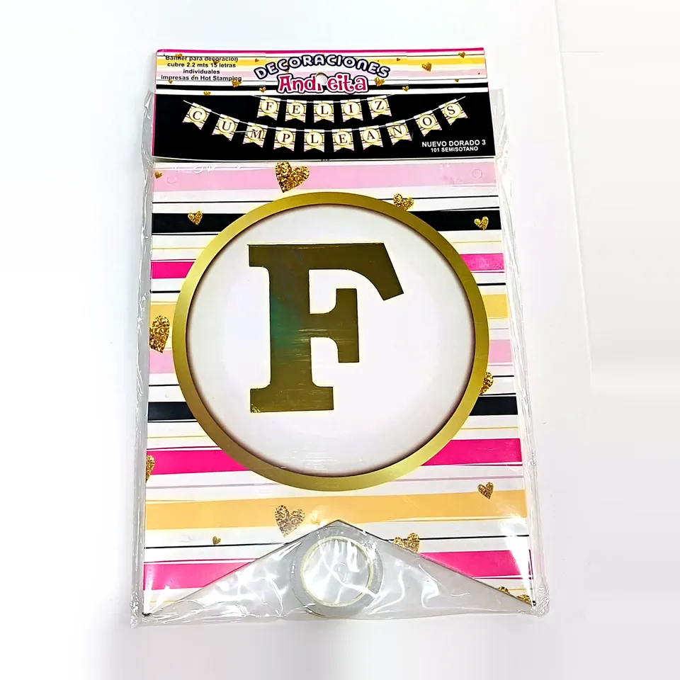 Banderín temático de Feliz Cumpleaños con letras doradas
